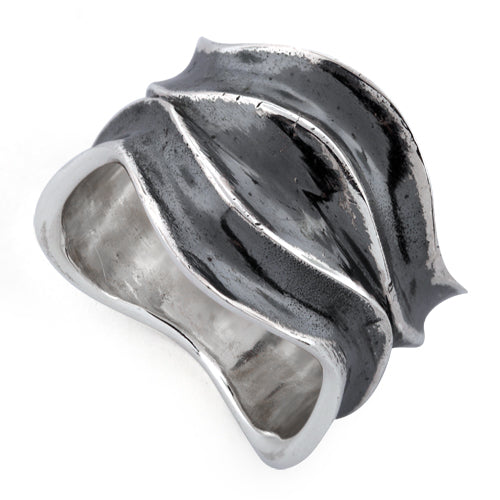 products/sterling-silver-thich-wave-ring-30_a5e8e185-78aa-4b09-aade-57827b9da155.jpg